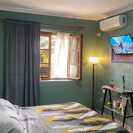 Central Cozy Apartment Old Train Station Τίρανα Εξωτερικό φωτογραφία